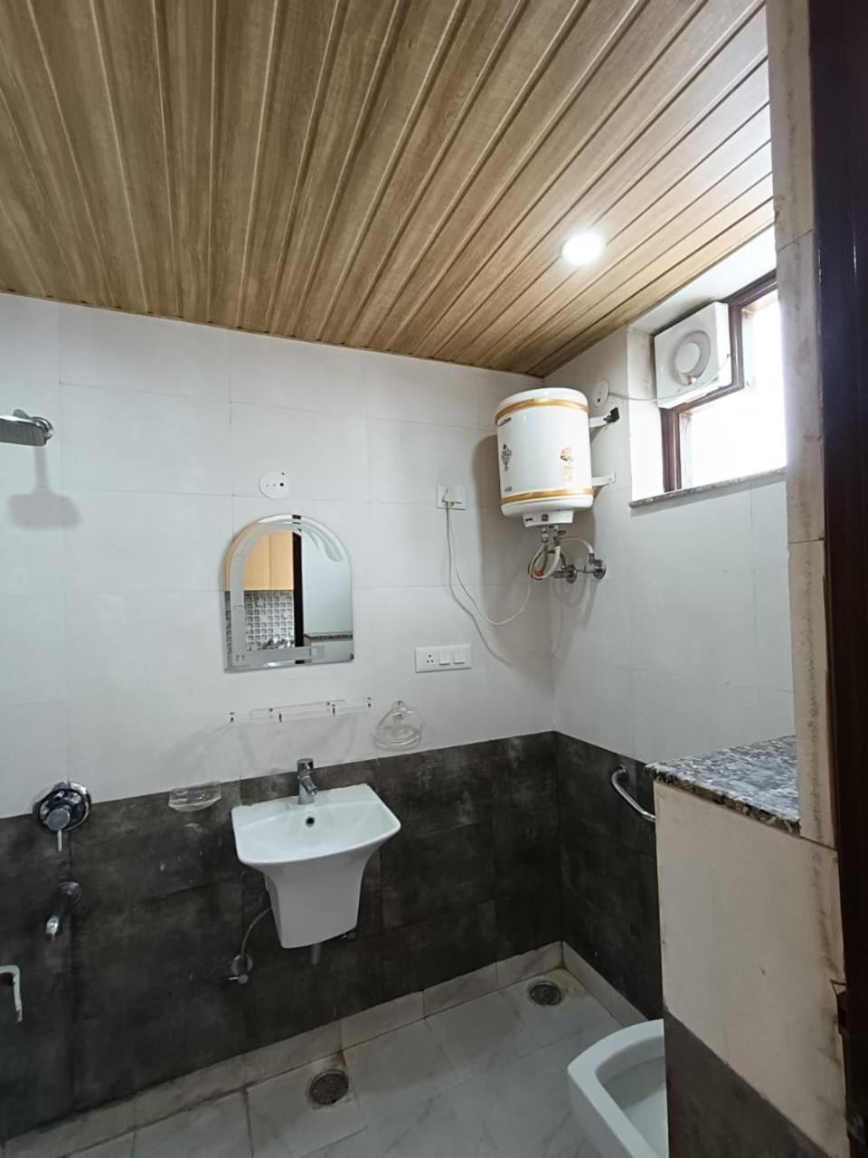 Mulmul By Westay Gurgaon Eksteriør billede